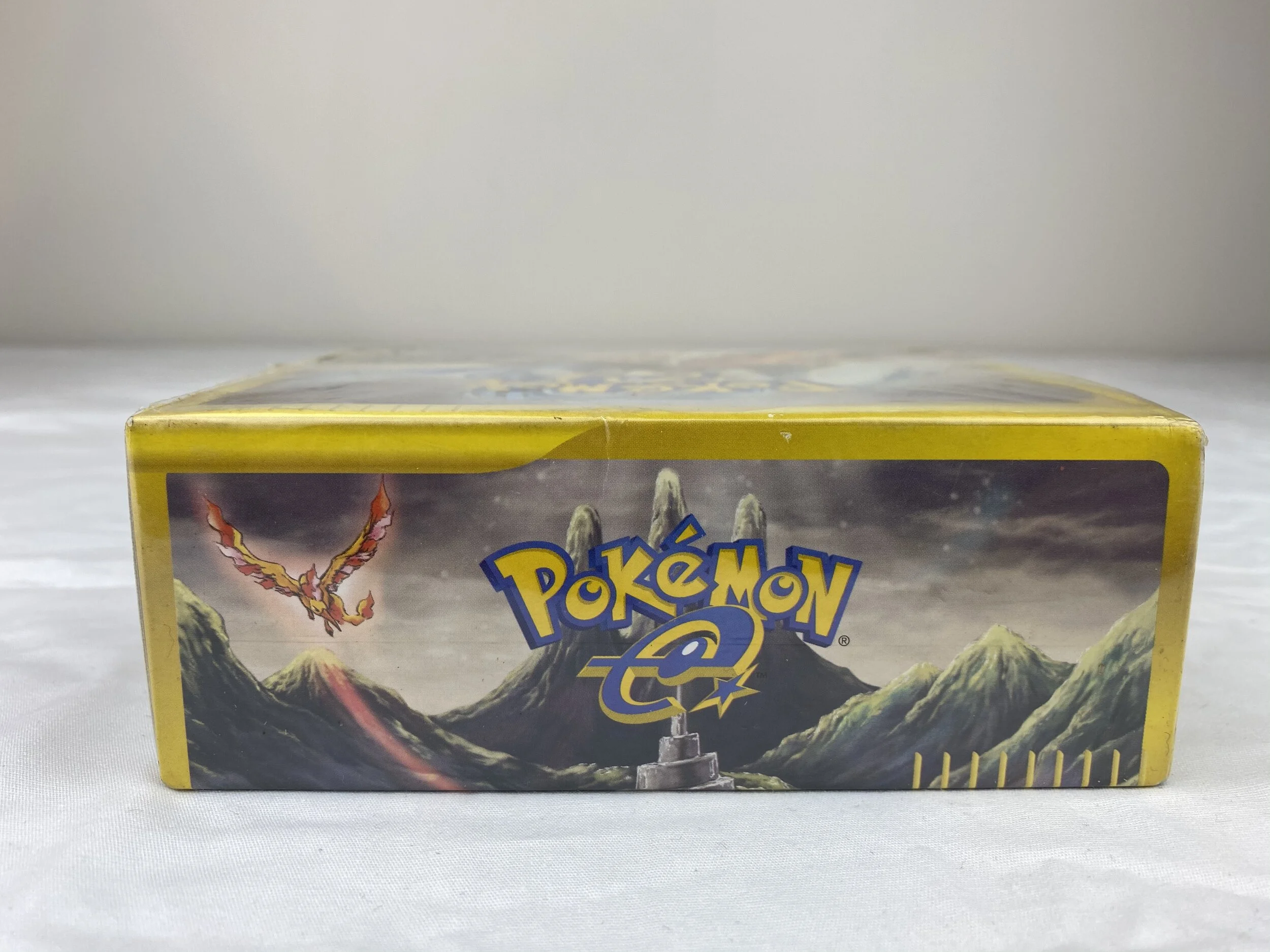 JAPANESE (50% Chance Holo) 1st Edition MYSTERIOUS MOUNTAINS